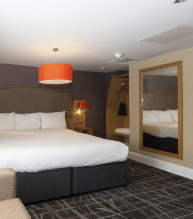 The Crown Hotel, Biggleswade double bed and wardrobe