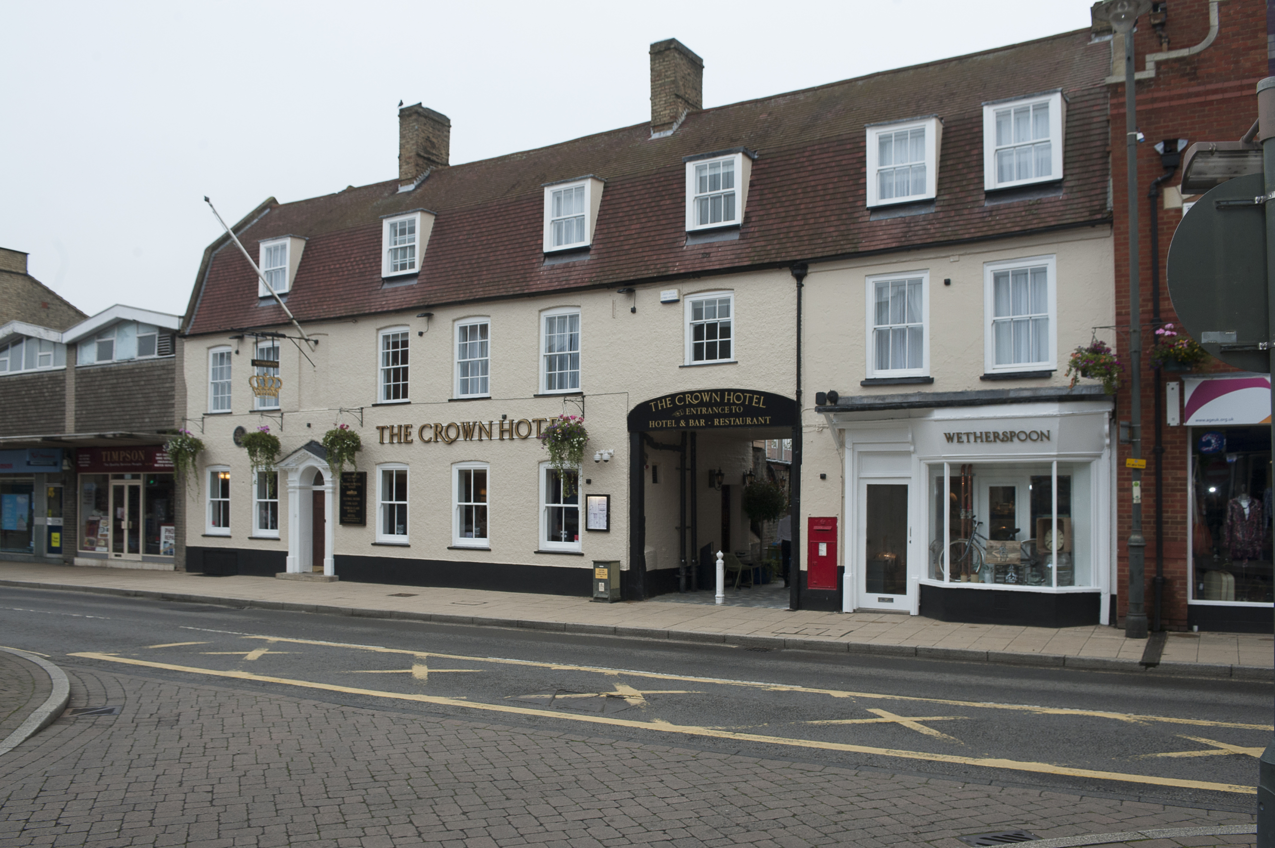 The Crown Hotel, Biggleswade external view from street