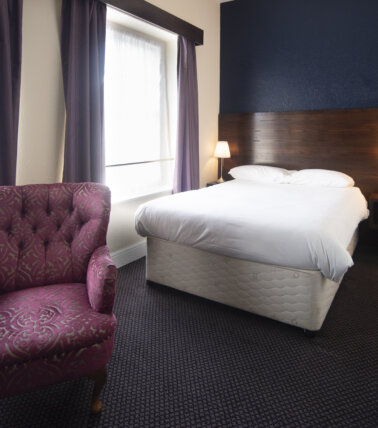 The Duke of Wellington, Minehead double bed and seating