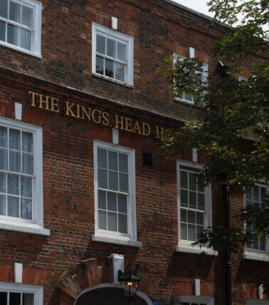 The Kings Head Hotel, Beccles building sign